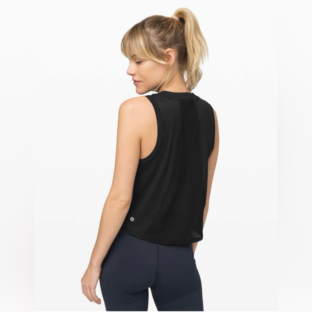 Lululemon Sheer Will Tank Pulse Black in Color Size 4 EUC